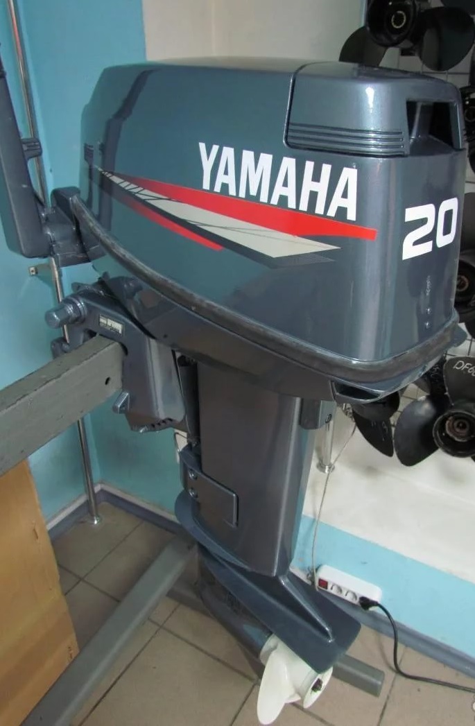 Двухтактный лодочный мотор Ямаха 20